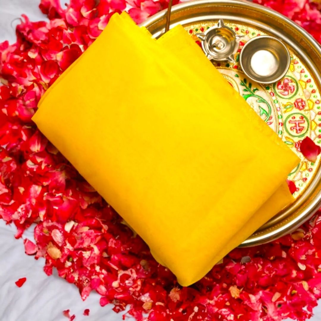 Peela Kapda – Sacred Yellow Cloth for Pooja, Deity Adornment & Rituals