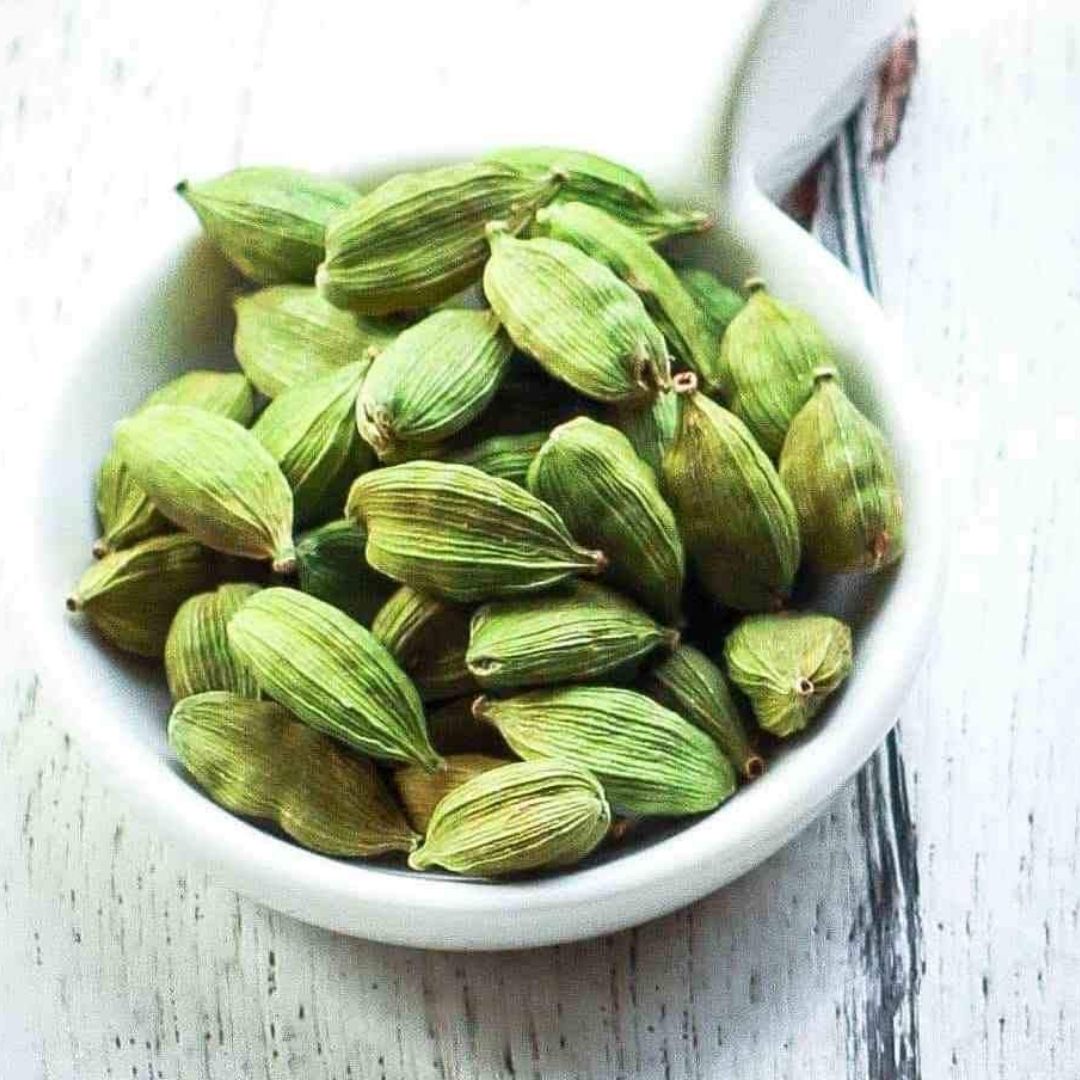Chhoti Elaichi 10gm(Green Cardamom) – Sacred Spice for Pooja, Hindu Rituals & Religious Offerings